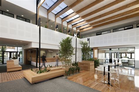 Ballarat Community Health Primary Care Centre / DesignInc | ArchDaily