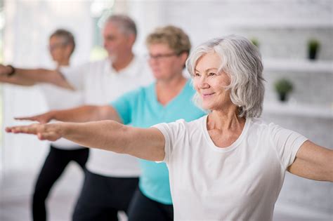 Le yoga et ses bienfaits pour les aînés - Soins de santé Bayshore
