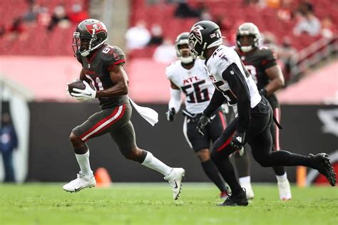 Buccaneers' Antonio Brown Earns Incentive - Bucs Report