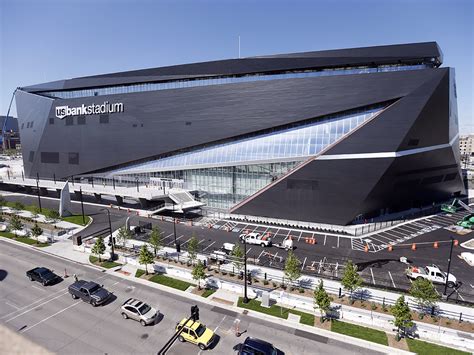 PHOTOS: Minnesota Vikings' new stadium nearly complete, looks amazing ...