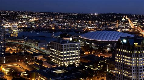 Top Hotels Closest to BC Place Stadium in Downtown Vancouver | Hotels.com