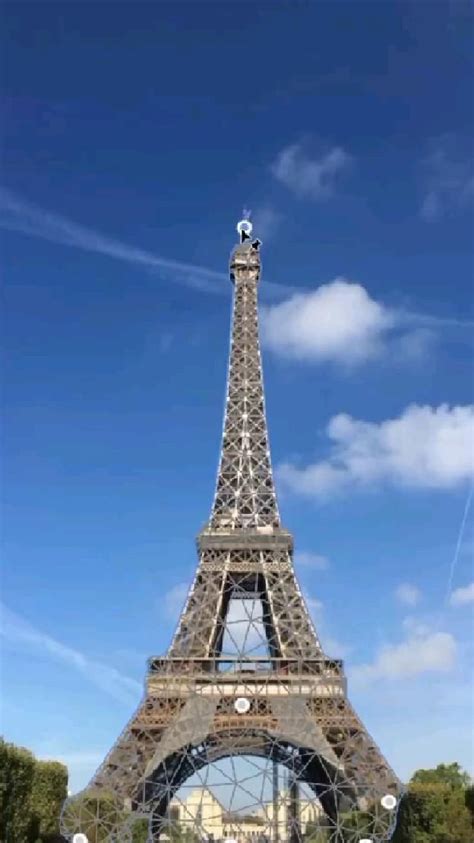 How to bend the eifel tower properly using photoshop | Photoshop tutorial design, Graphic design ...