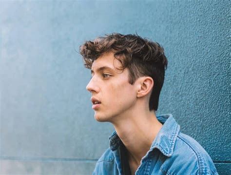 10 Best Troye Sivan Songs of All Time - Singersroom.com