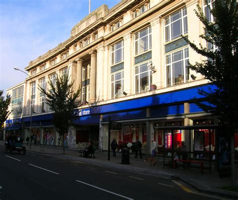 Co-Op Department Store, London Road © Simon Carey cc-by-sa/2.0 :: Geograph Britain and Ireland