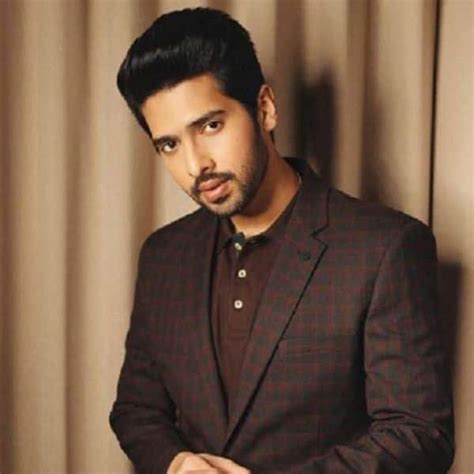 Armaan Malik deletes all his Instagram posts with a cryptic note, and we wonder what’s happening?