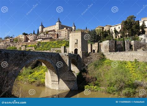 Toledo, Alcantara Bridge, Spain Stock Image - Image of outdoor, sightseeing: 116098605