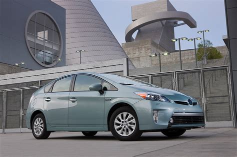 Report: Toyota Prius Plug-In Hybrid Outsells Chevy Volt & Nissan Leaf in April