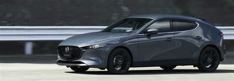 6 exterior paint color options available when buying a new 2019 Mazda3 Hatchback