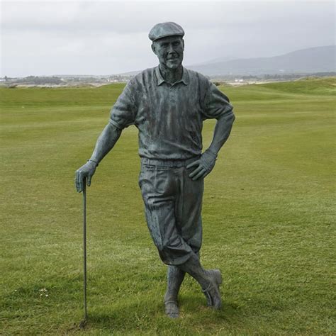 Bronze golfer sculpture project - Aongking Sculpture