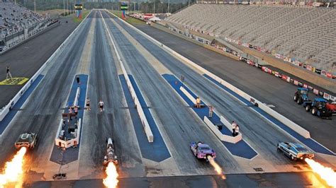 Drag Racing - competitions for maximum acceleration along a straight road