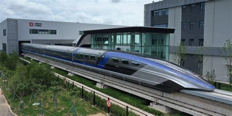 China debuts world's fastest train, a sleek maglev that can reach ...