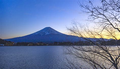 This photo shows the scenery of Mount Fuji taken in Shizuoka City ...