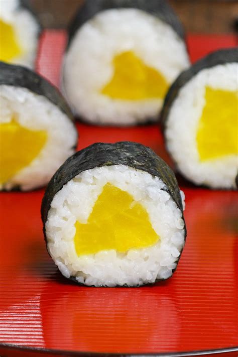 What is Oshinko (What Does It Taste Like and Oshinko Roll Recipe)