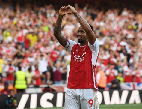 Kevin Campbell calls on Arteta to start Jesus, but Arsenal ace must ...