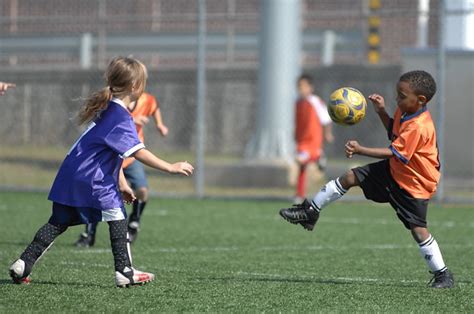 14 Impressive Soccer Action Shots