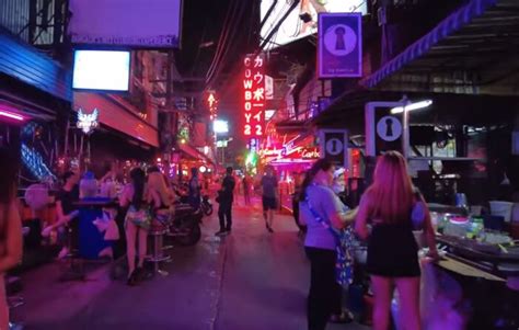 Bangkok Nightlife Guide - Nana Plaza in Red Light District Area - Grand ...