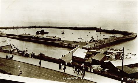 thanetonline: Some old photos of Ramsgate Harbour, a bit of our early history and watercolour ...