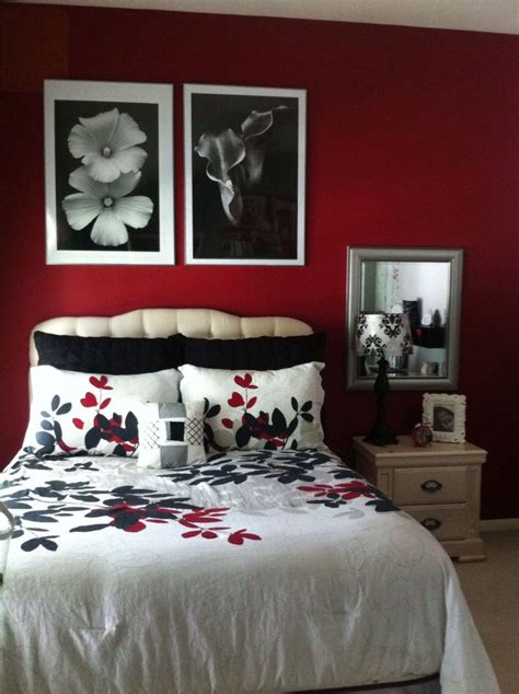 Red and Black Bedroom Ideas | Red bedroom decor, Black bedroom decor ...