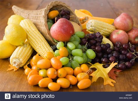 Vegetable Cornucopia Stock Photos & Vegetable Cornucopia Stock Images - Alamy