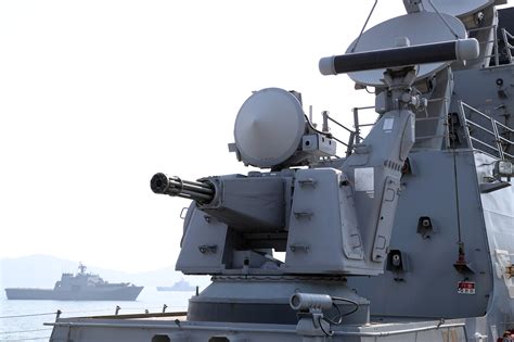 30mm Goalkeeper CIWS on ROKS Yulgok Yi I (DDG-992) [4876 x 3250] : WarshipPorn