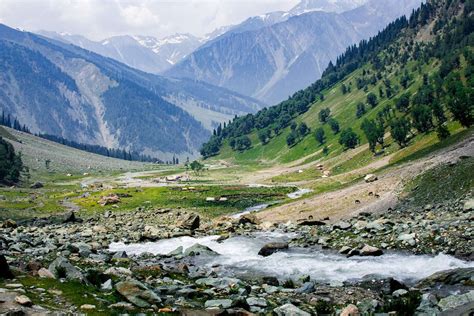 Best time to visit Kashmir, Summer, Winter , Spring or Autumn?