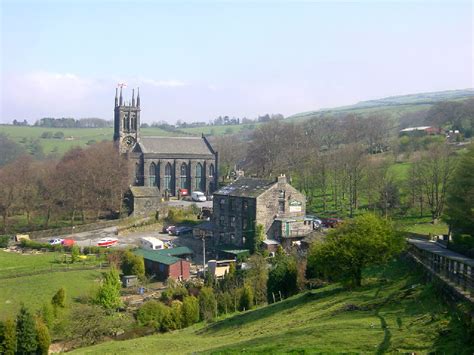 Ashton-under-Lyne.com Photo Blog: Saturday in Saddleworth - Saddleworth Church