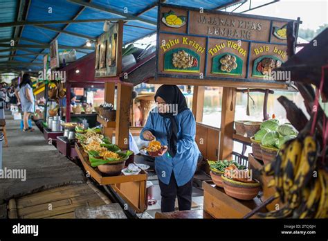 Lembang, Indonesia - December 12, 2023: Food vendors at the Floating Market Lembang Stock Photo ...