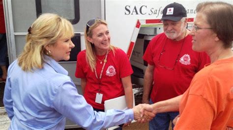 Gov. Fallin Tours Oklahoma Tornado Damage