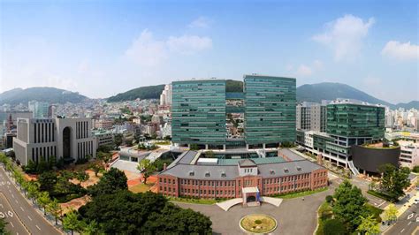 Hundreds of contacts... Group infection spreading from Dong-A University in Busan - Teller Report