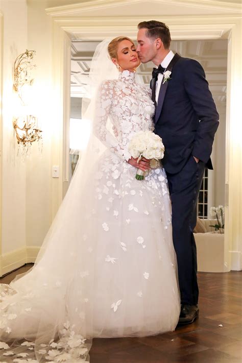 Paris Hilton marries Carter Reum