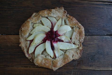 Rustic Pear Tart with Fresh Cream Recipe | Bakepedia