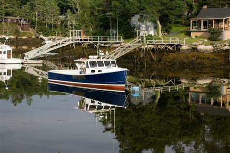 Guide To The Best Lobster Boat Tours In Maine - VisitMaine.Net