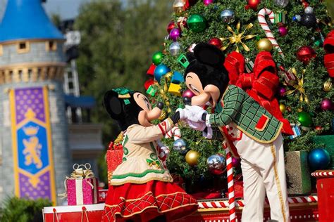 Disney Christmas Parade 2023: How to Watch, Lineup, and More