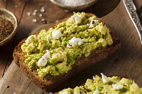 Smashed Avocado on Toast - EatLove.Live