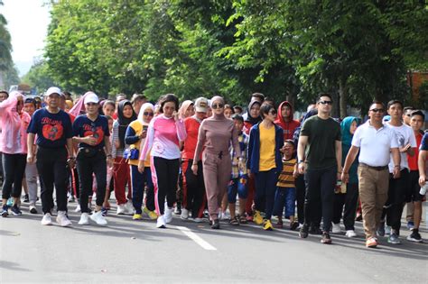 Ada Olla Ramlan dan Aufar Hutapea di Jalan Sehat Kota Bitung ...