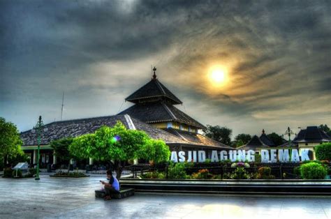 Agung Demak Mosque, Central Java, Indonasia. | Mesjid, Penyimpanan foto ...