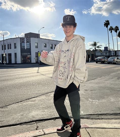 Hayden Summerall - HollyWire