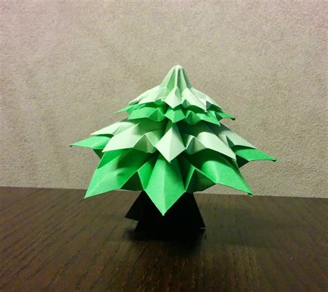 Los chiribiquis de Winga: Árbol de navidad de origami (II)