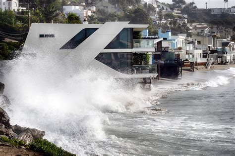 Powerful Pacific swell brings threat of more dangerous surf to California - The San Diego Union ...