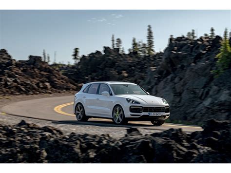 2021 Porsche Cayenne Hybrid: 54 Exterior Photos | U.S. News & World Report