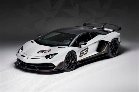 It's Finally Here! Record-Holding 770-HP Lamborghini Aventador SVJ ...