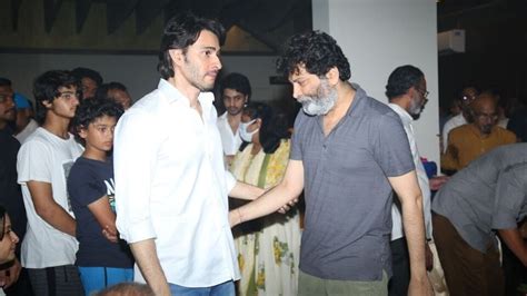 Mahesh Babu Trivikram Movie: మహేష్‌ కోసం స్క్రిప్ట్‌ మొత్తం మార్చేసిన త్రివిక్రమ్‌.. కారణం అదేనా ...