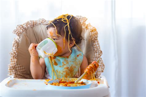 Kids Make a Mess While Eating? 8 Tips to Manage Messy Eaters - Kids Eat in Color