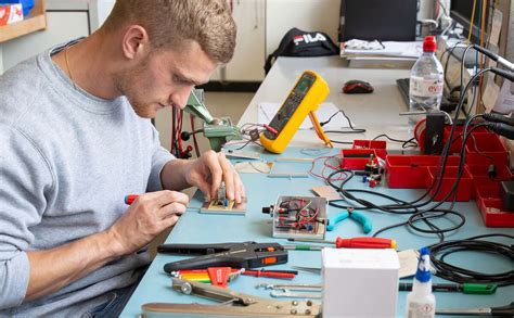 Zentrale elektronische Werkstatt - Biozentrum