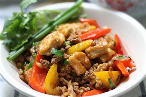 my bare cupboard: Tofu and minced pork stir fry