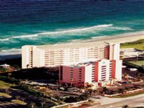 Photos and Pictures of Vistana's Beach Club in Jensen Beach, Florida