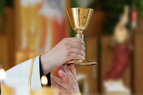 Police seize large volume of 'illegal' communion wine in Quebec