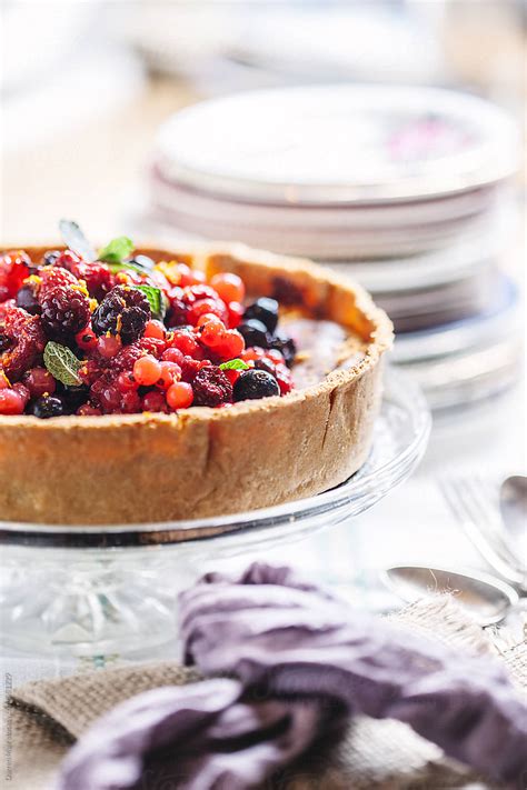 «Summer Fruit Torte.» del colaborador de Stocksy «Darren Muir» - Stocksy