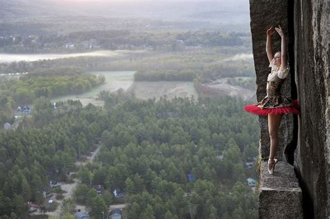 Breathtaking Pictures of Dancers and Couples on the Edge of a Cliff ...