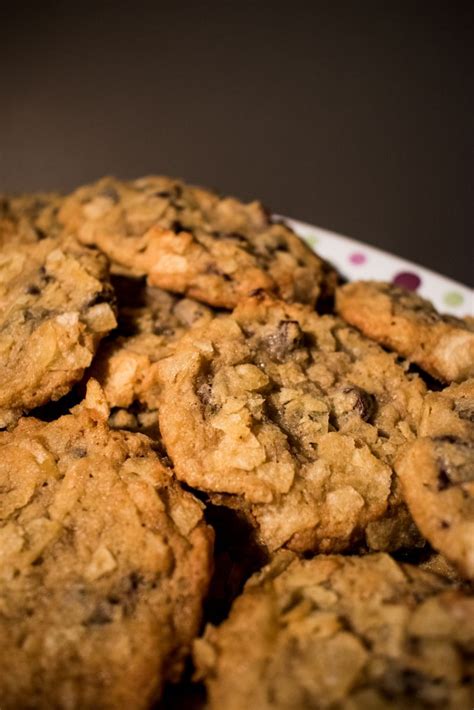 Momma Cookies (AKA: Ree Drummond’s Potato Chip Cookie) | Potato chip cookies, Chip cookies ...